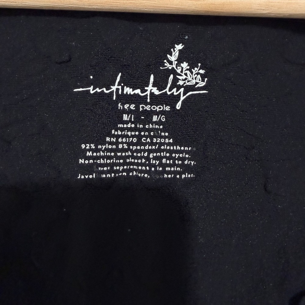 2 Intimately Free People Tops Women's M/L Black Stretch White Flowy Layering - Picture 4 of 11